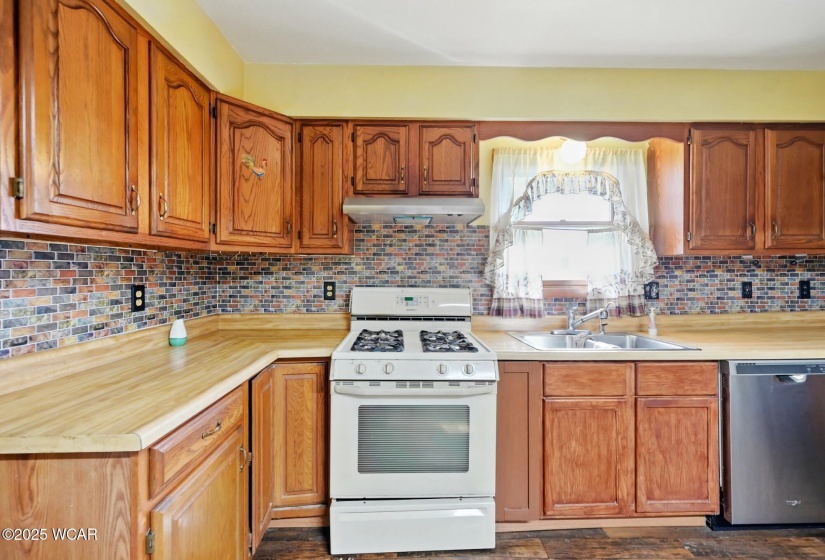 5561 Ada Road, Lima, Ohio, 2 Bedrooms Bedrooms, ,2 BathroomsBathrooms,Residential,For Sale,Ada,306762