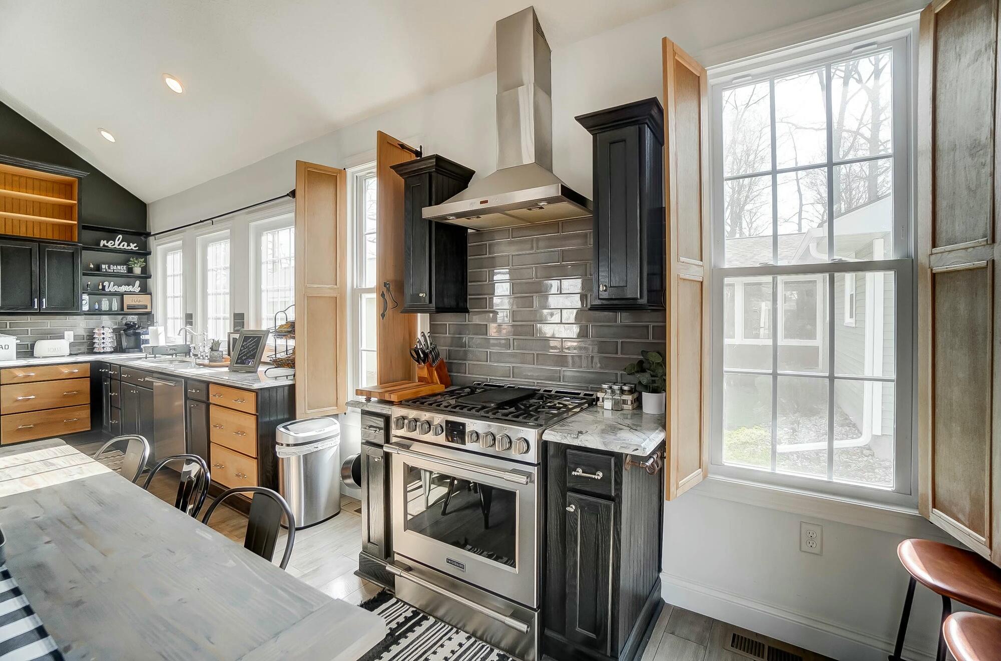 9436 Cottonwood Drive, Huntsville, Ohio 43324