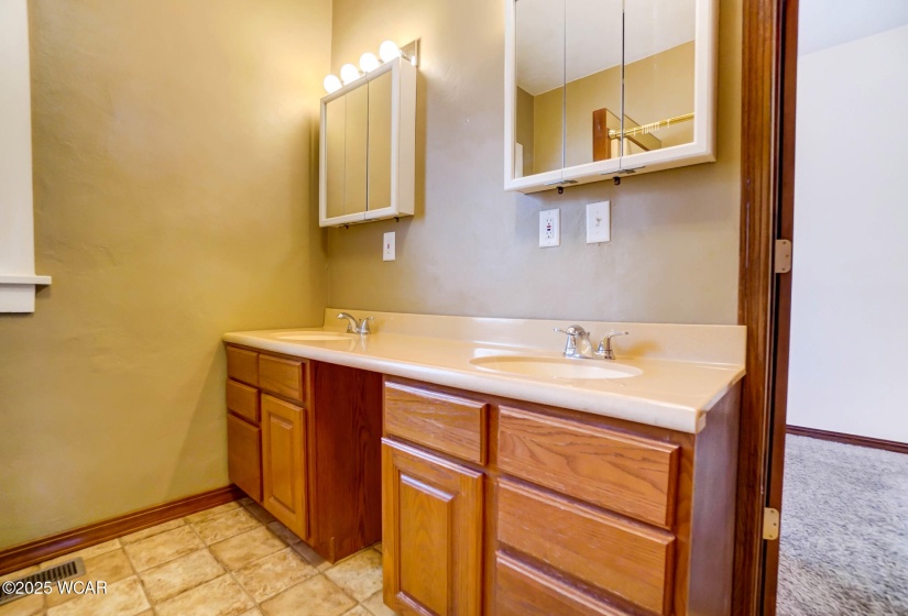 129 Lynn Street, Van Wert, Ohio, 4 Bedrooms Bedrooms, ,1 BathroomBathrooms,Residential,For Sale,Lynn,306782