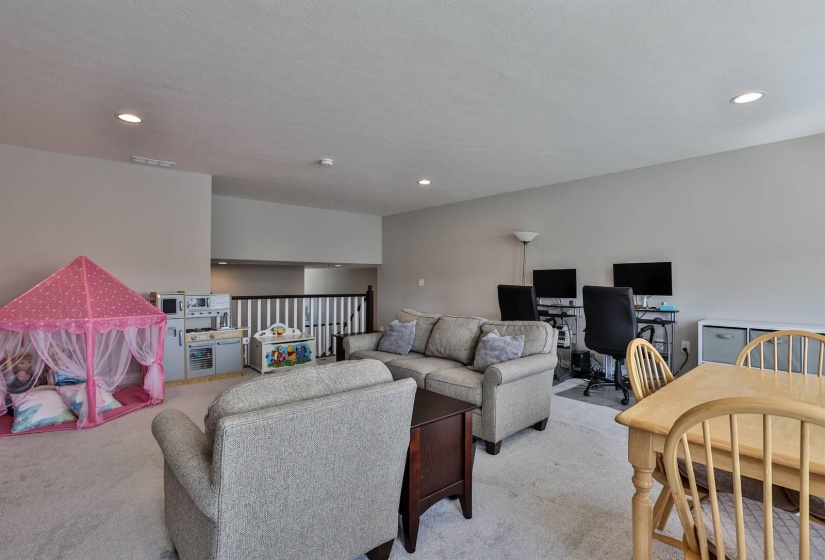 012-Family-Room-3