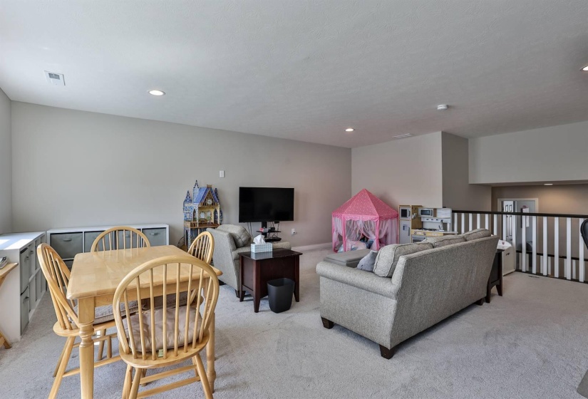 013-Family-Room-4