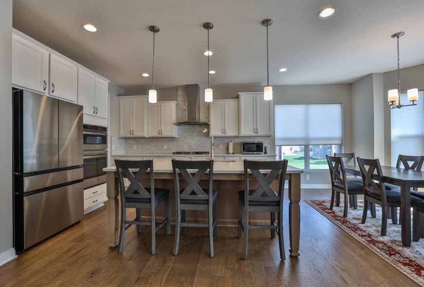 020-Eat-in-Kitchen