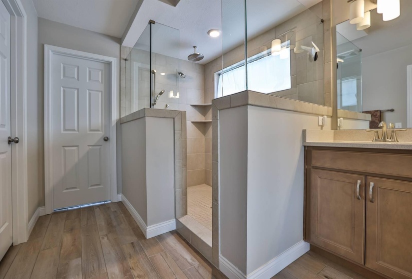032-Primary-Bath-2