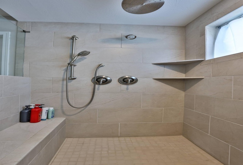 033-Primary-Bath-3