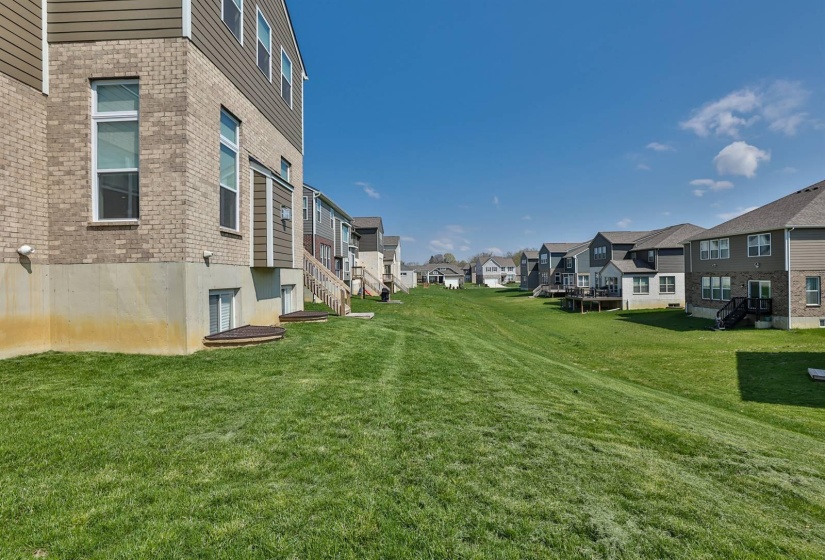 048-Yard