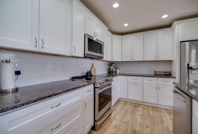13-web-or-mls-2755-douglas-dr