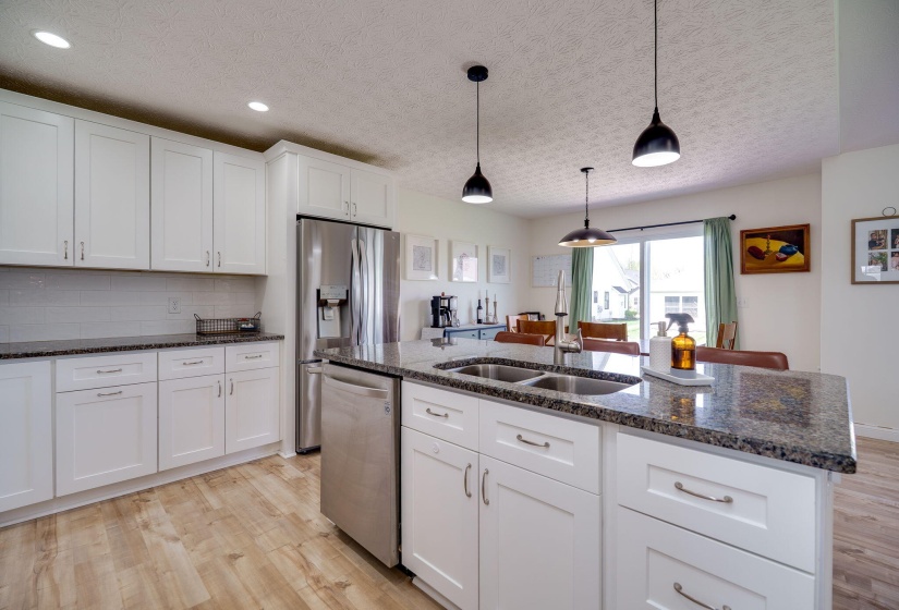 14-web-or-mls-2755-douglas-dr