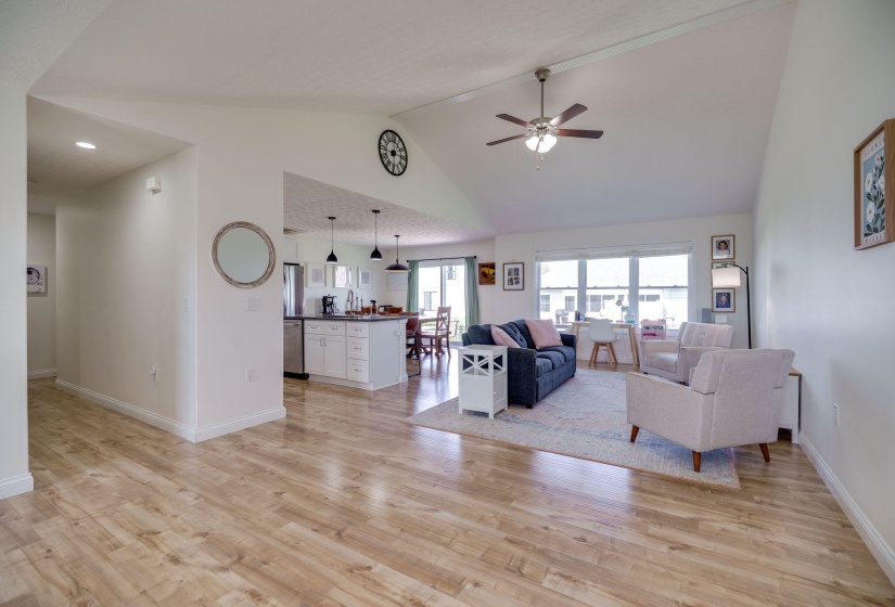 6-web-or-mls-2755-douglas-dr