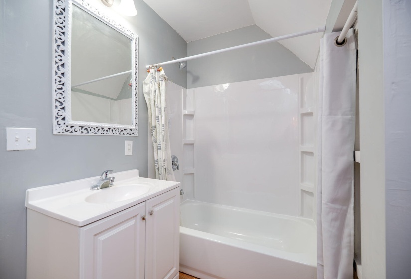 20-web-or-mls-1661-n-central-dr