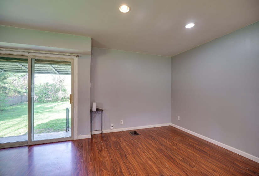 23-web-or-mls-1661-n-central-dr