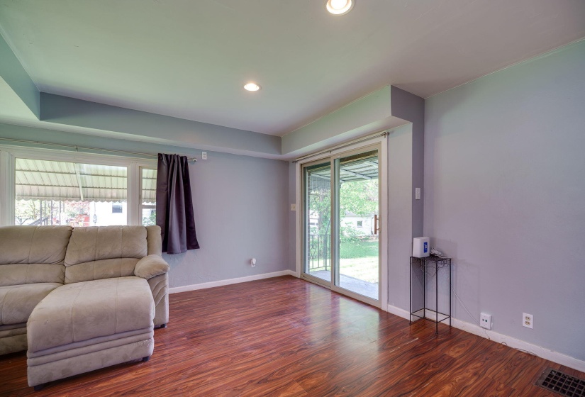 24-web-or-mls-1661-n-central-dr