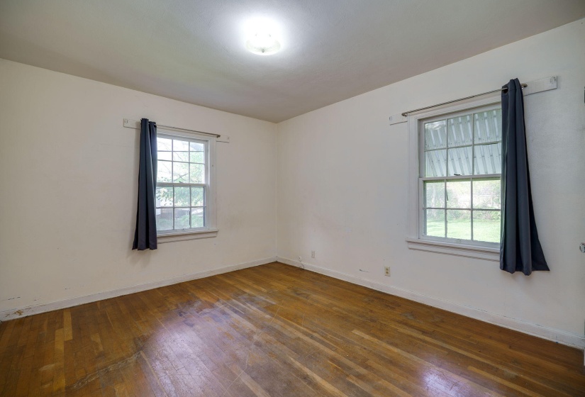32-web-or-mls-1661-n-central-dr