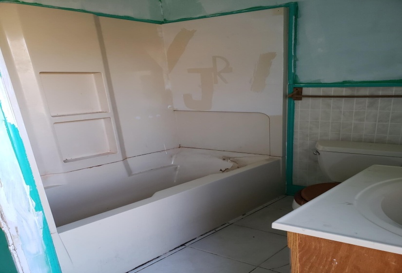 bath full 2