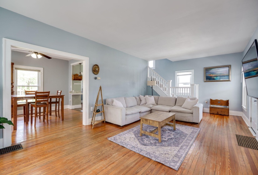 12-web-or-mls-146-s-kensington-pl