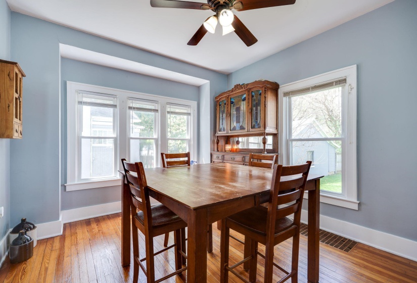 19-web-or-mls-146-s-kensington-pl