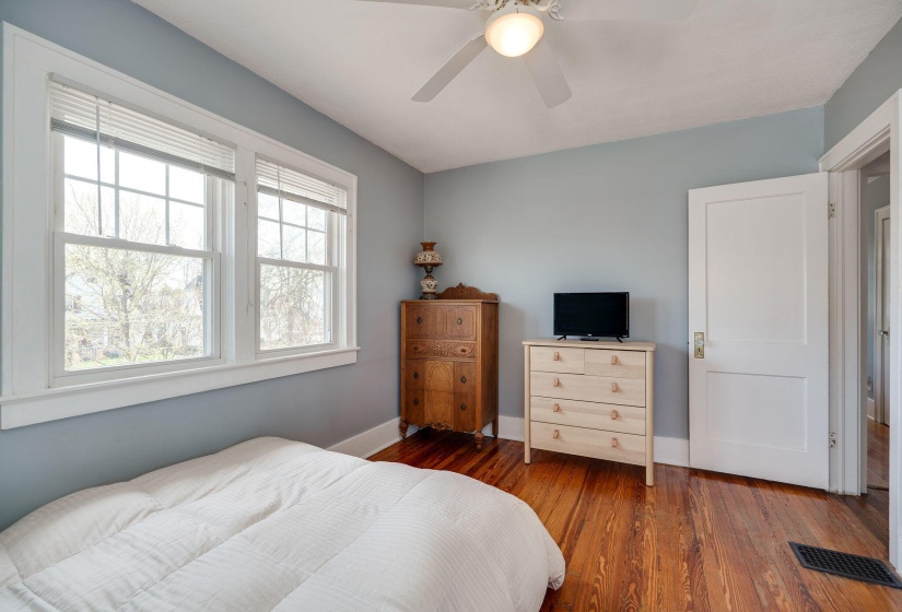 27-web-or-mls-146-s-kensington-pl
