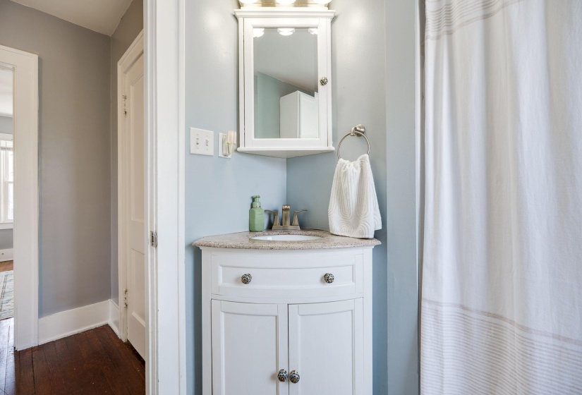 34-web-or-mls-146-s-kensington-pl