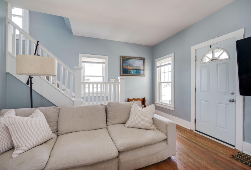 8-web-or-mls-146-s-kensington-pl