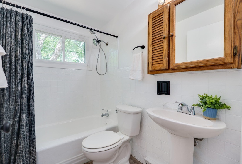 27-web-or-mls-2546-casey-dr