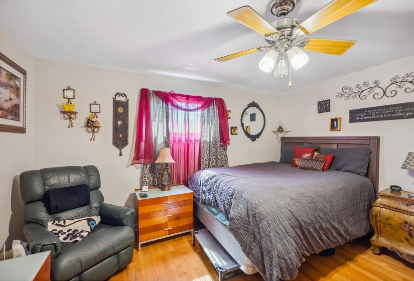 38-web-or-mls-2430 Northmoor Dr-138