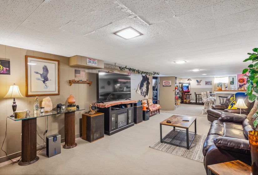 41-web-or-mls-2430 Northmoor Dr-141