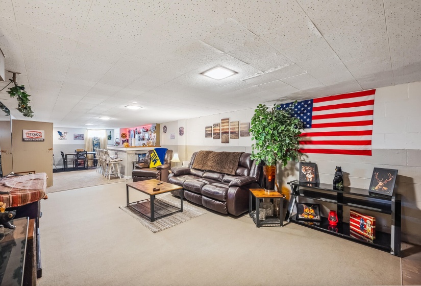 42-web-or-mls-2430 Northmoor Dr-142