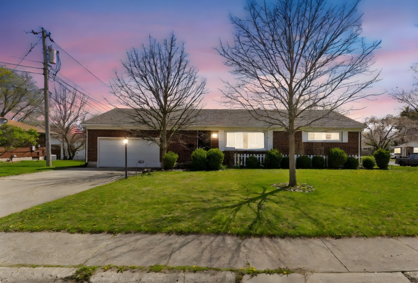 2430 Northmoor (Exterior)-1 day to dusk