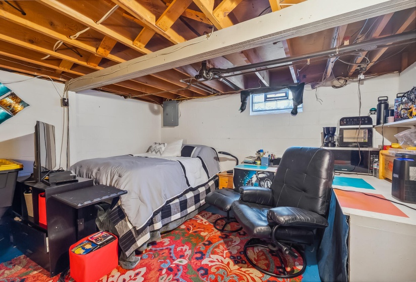 48-web-or-mls-2430 Northmoor Dr-148