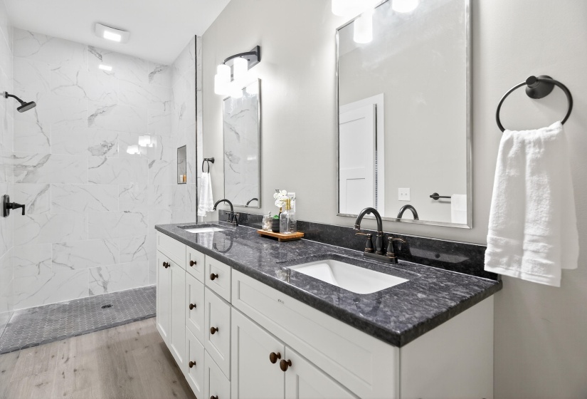 1762 Creekside, Sidney-15