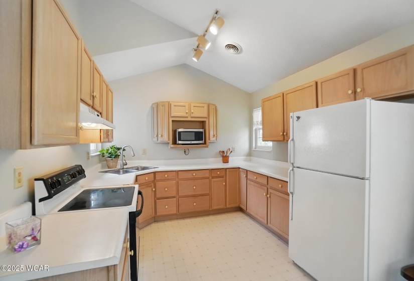 1210 Navajo Trail, Wapakoneta, Ohio, 2 Bedrooms Bedrooms, ,2 BathroomsBathrooms,Residential,For Sale,Navajo,306860