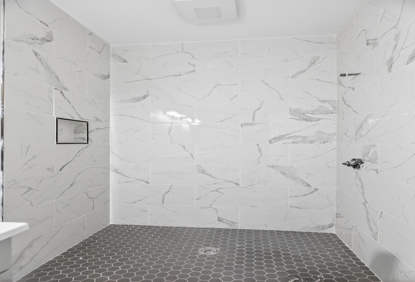 1756 1762 Creekside, Sidney-46