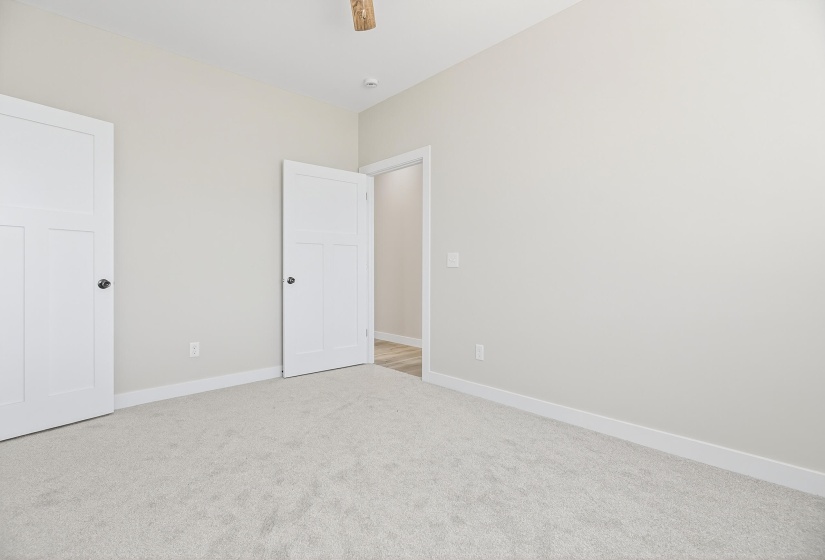1756 1762 Creekside, Sidney-52