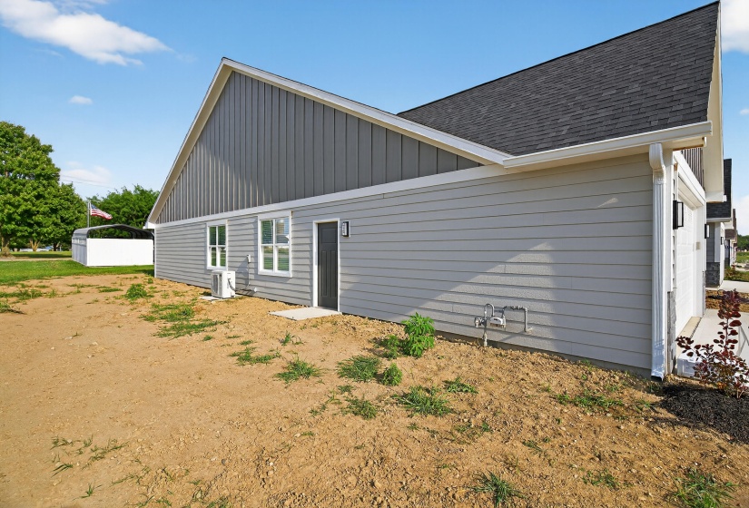 1756 1762 Creekside, Sidney-59