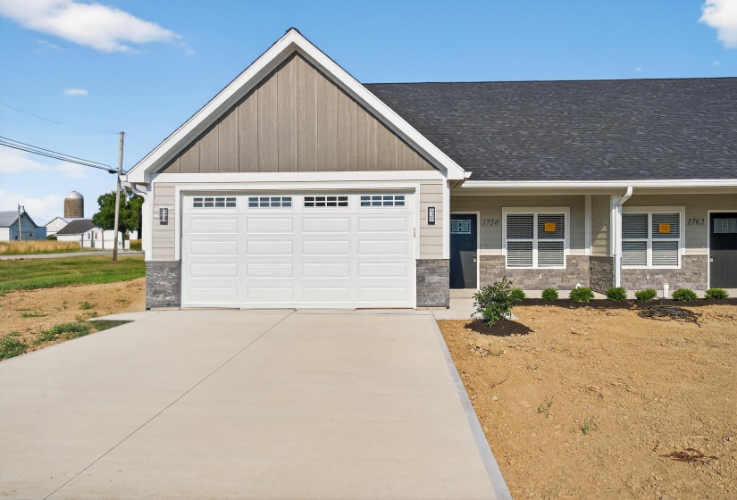 1756 1762 Creekside, Sidney-32