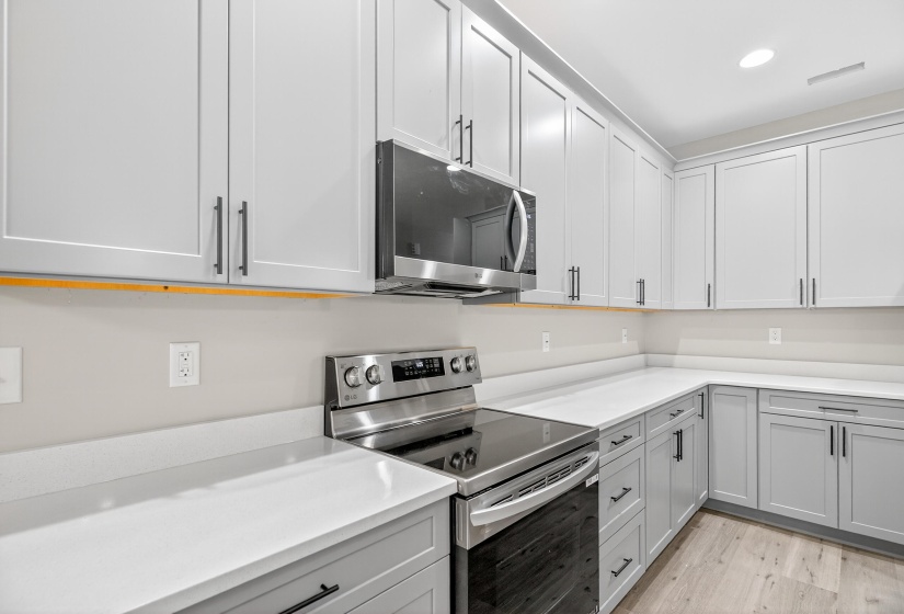 1756 1762 Creekside, Sidney-36