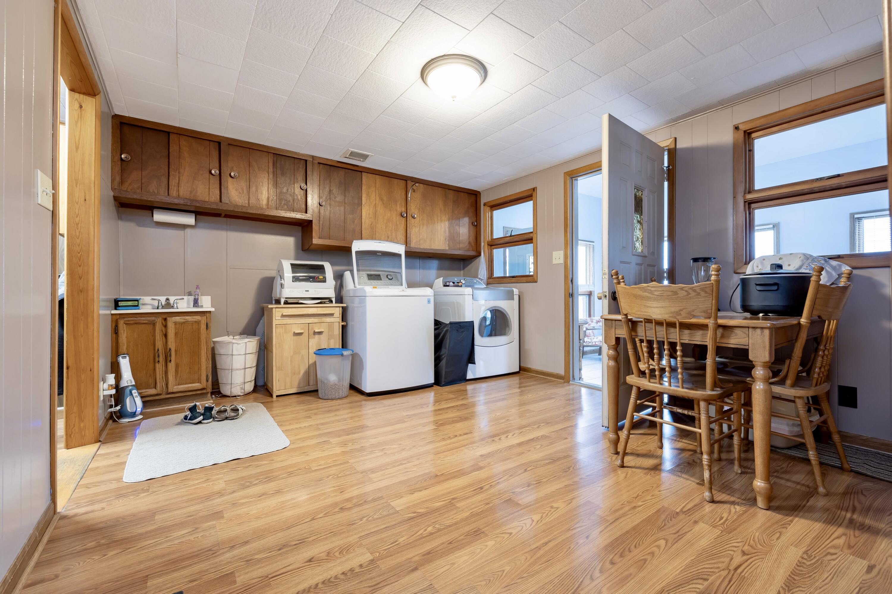 8556 State Route 117, Huntsville, Ohio 43324