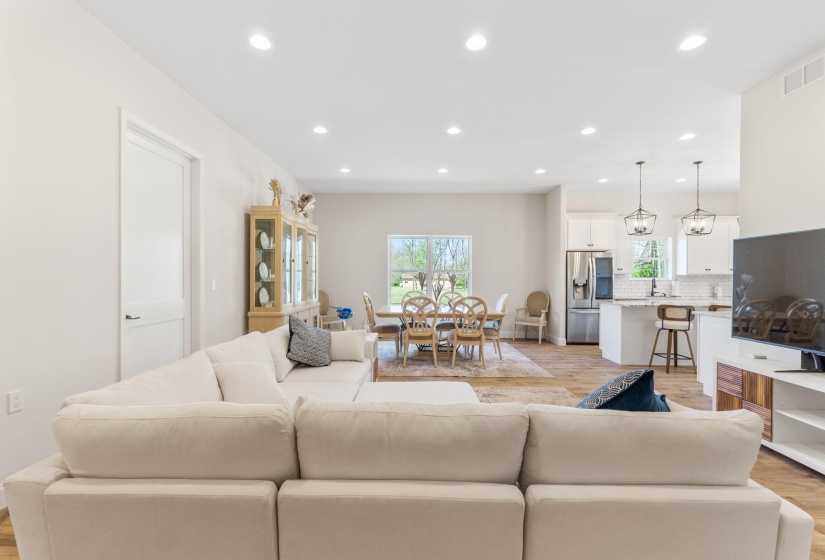 278 E Powell Ave (Interior)-4