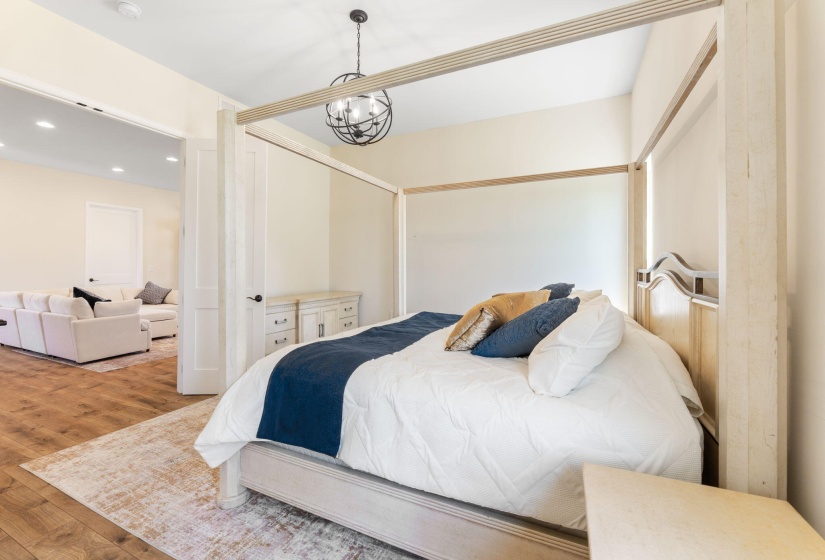 278 E Powell Ave (Interior)-29