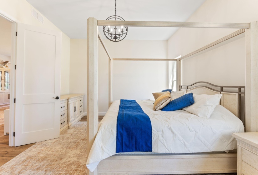 278 E Powell Ave (Interior)-30