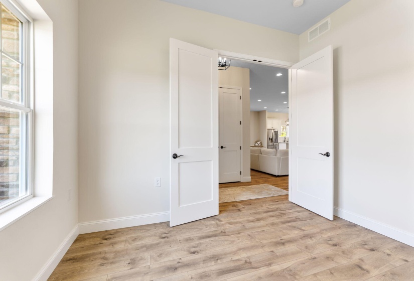 278 E Powell Ave (Interior)-43