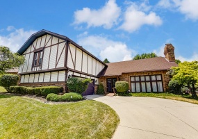 3033 Linmuth Drive, Springfield, Ohio 45503, 4 Bedrooms Bedrooms, ,3 BathroomsBathrooms,Residential,For Sale,Linmuth,1038376