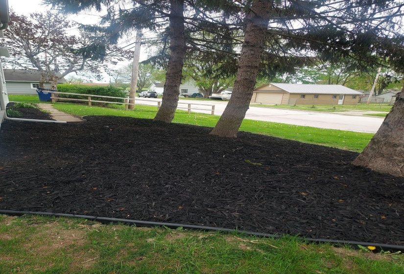 side mulch