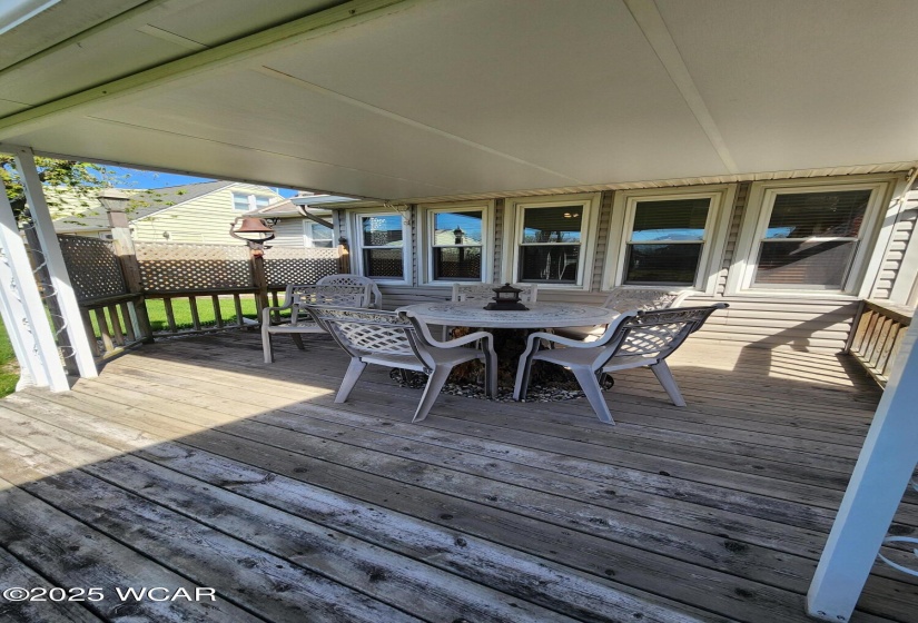 patio furniture included