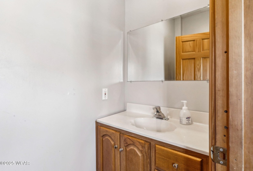 1721 Union Street, Fostoria, Ohio, 2 Bedrooms Bedrooms, ,1 BathroomBathrooms,Residential,For Sale,Union,306392