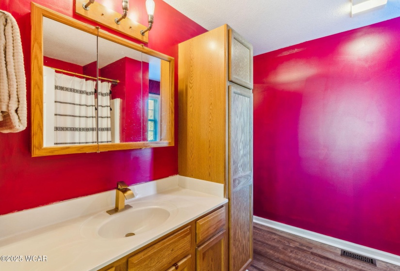 504 Clint Drive, Ada, Ohio, 3 Bedrooms Bedrooms, ,2 BathroomsBathrooms,Residential,For Sale,Clint,306920