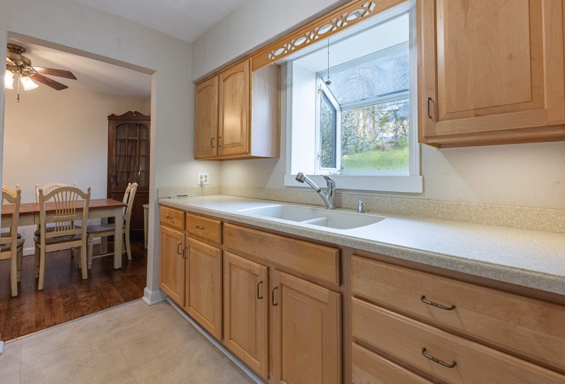 306 S 7th-12