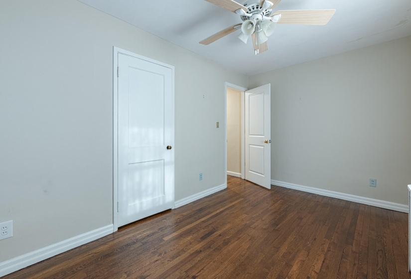 306 S 7th-15