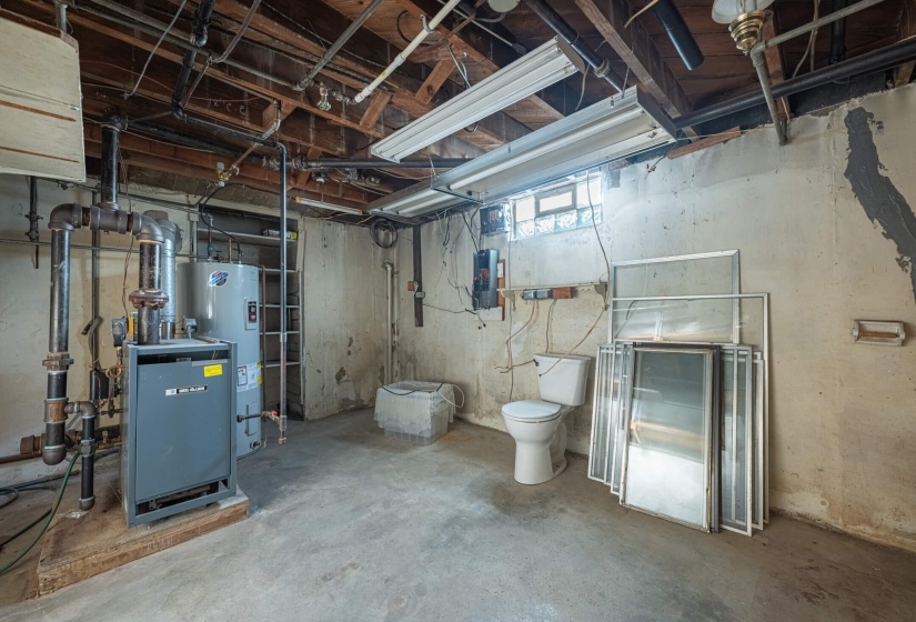 306 S 7th-24