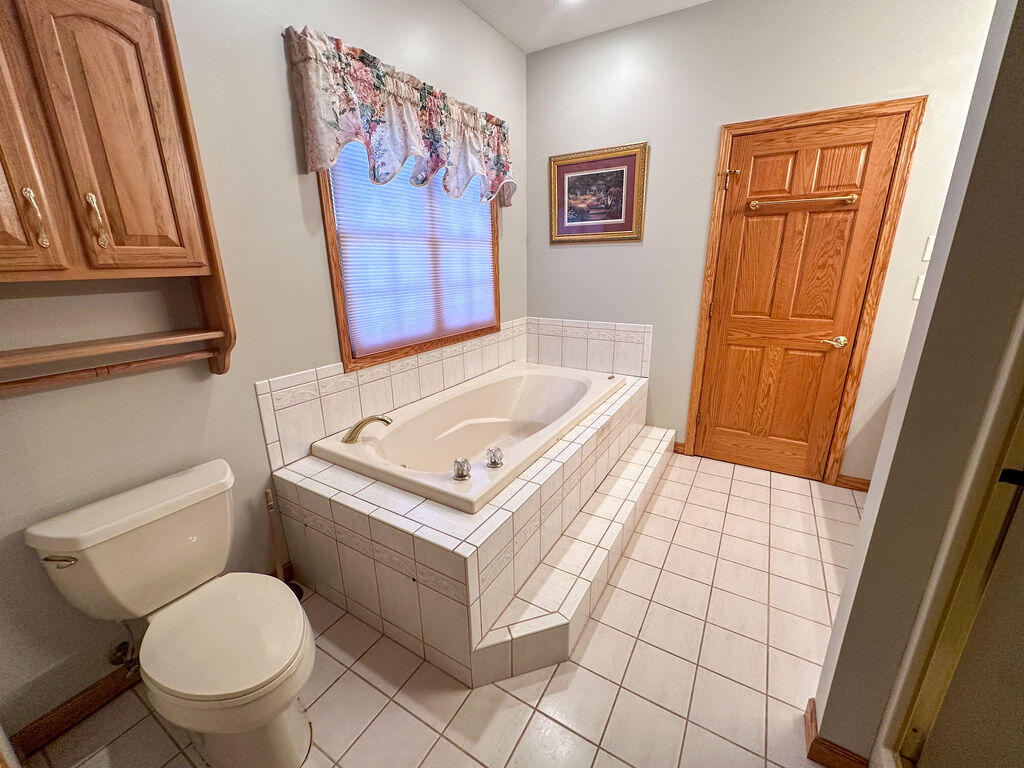 24 Breezewood Lane, Saint Marys, Ohio 45885