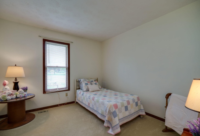26-web-or-mls-933-oak-lea-dr